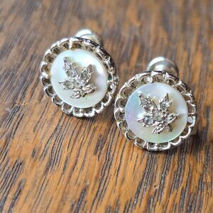Vintage silvertone Keyes sea shell screw back earrings (Maple leaf motif)